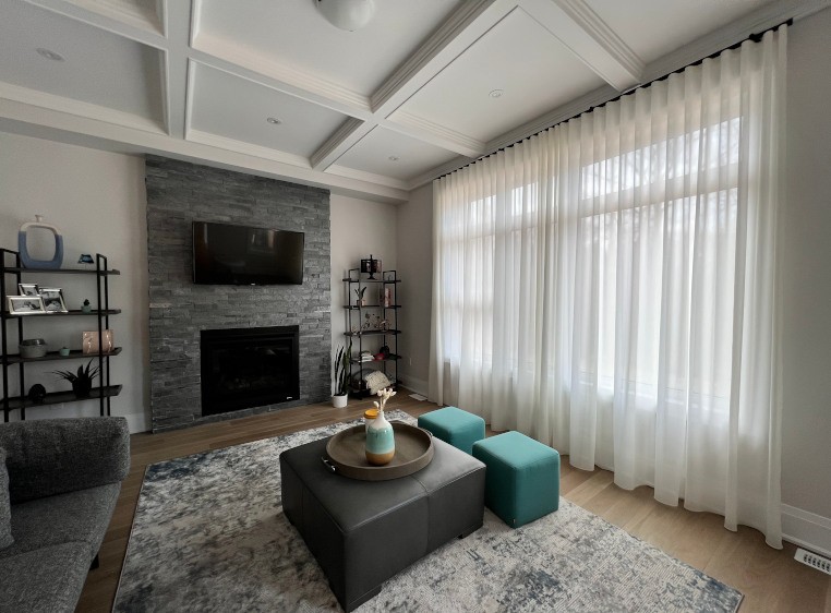 Hunter Douglas Dealer Image